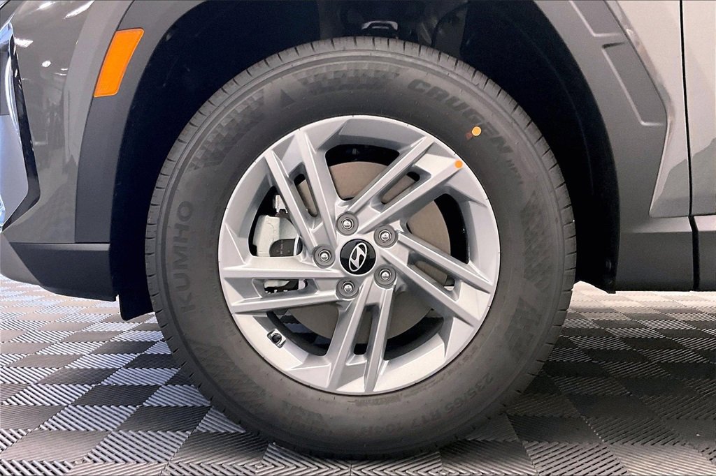 New 2025 Hyundai Tucson SE image 12