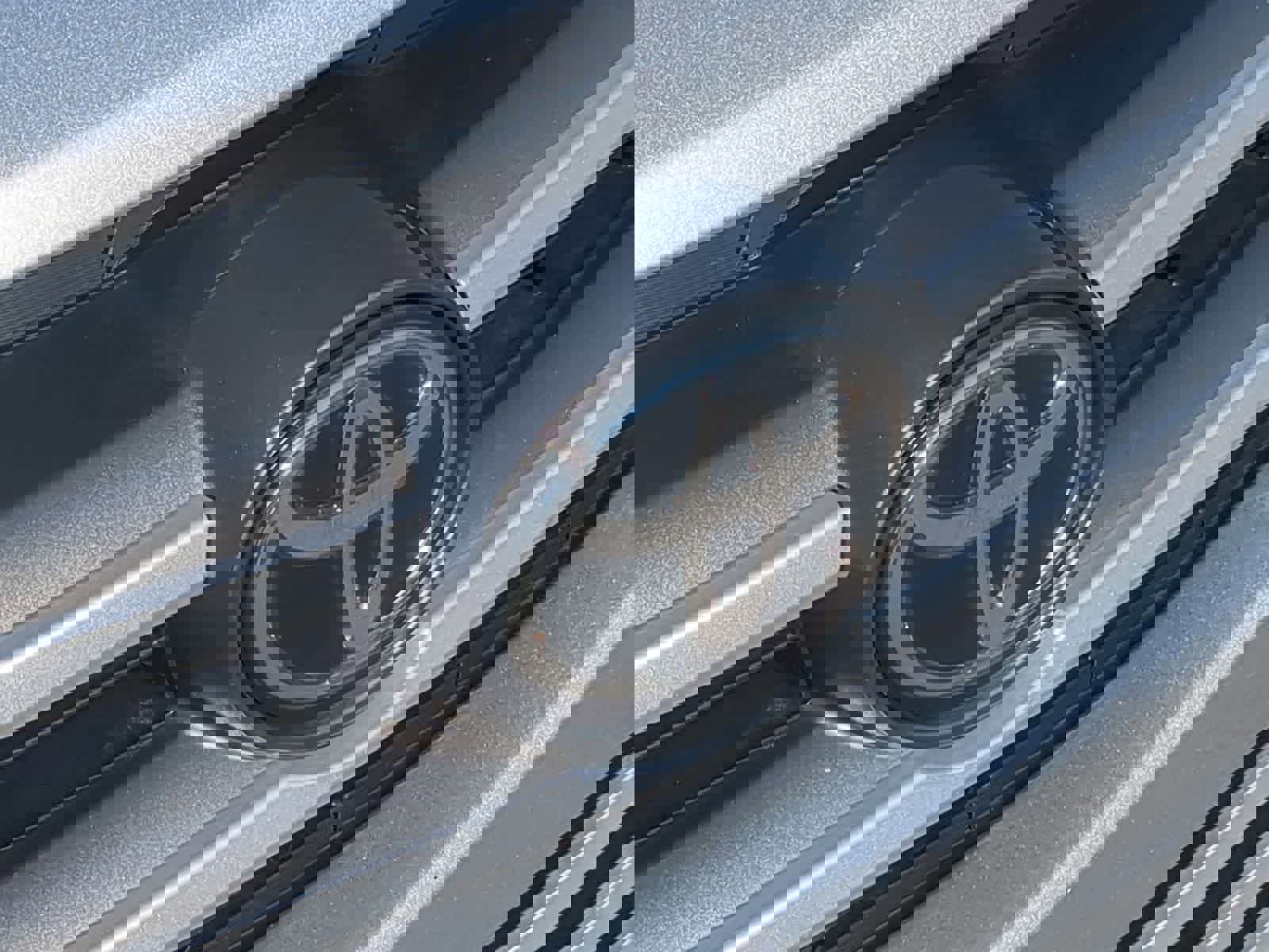 Used 2019 Toyota Highlander XLE AWD/4WD image 12