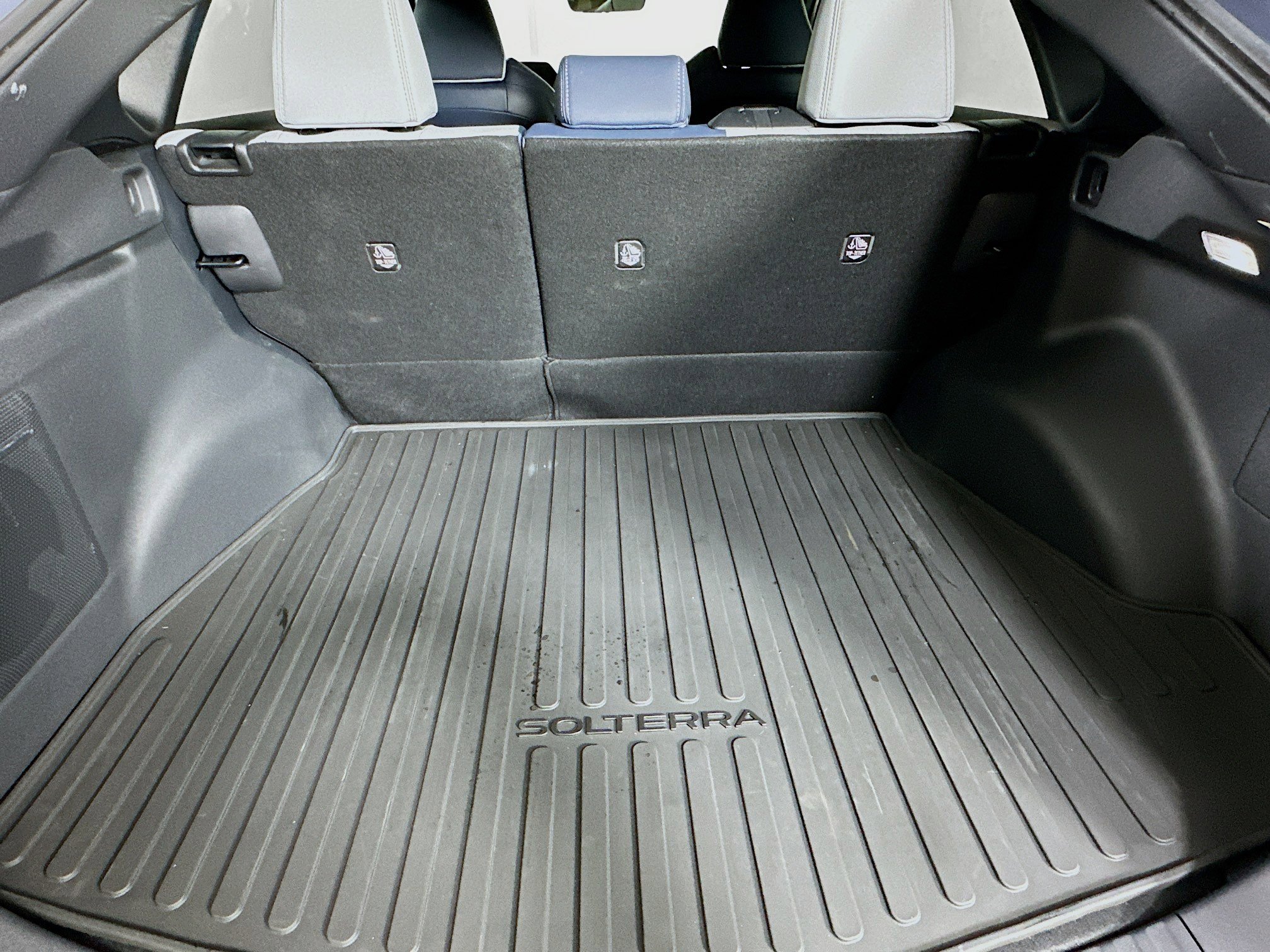 Used 2023 Subaru Solterra Limited image 27