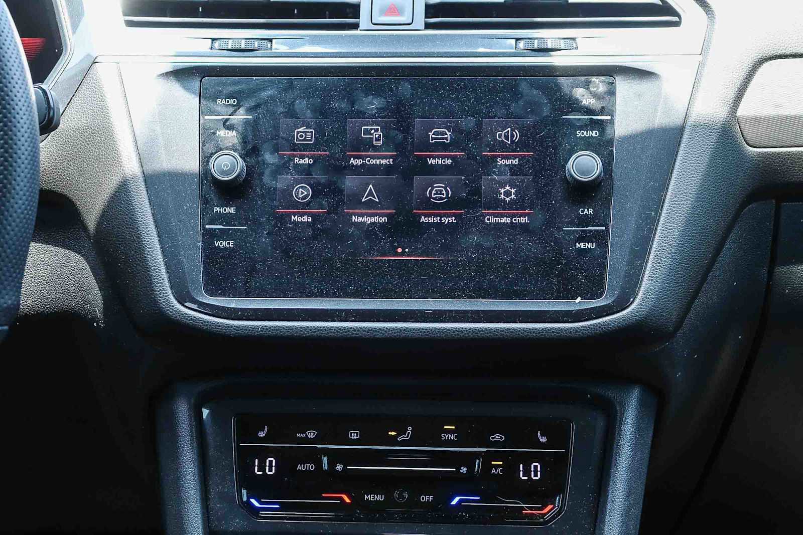 Certified 2022 Volkswagen Tiguan SE R-Line FWD image 13