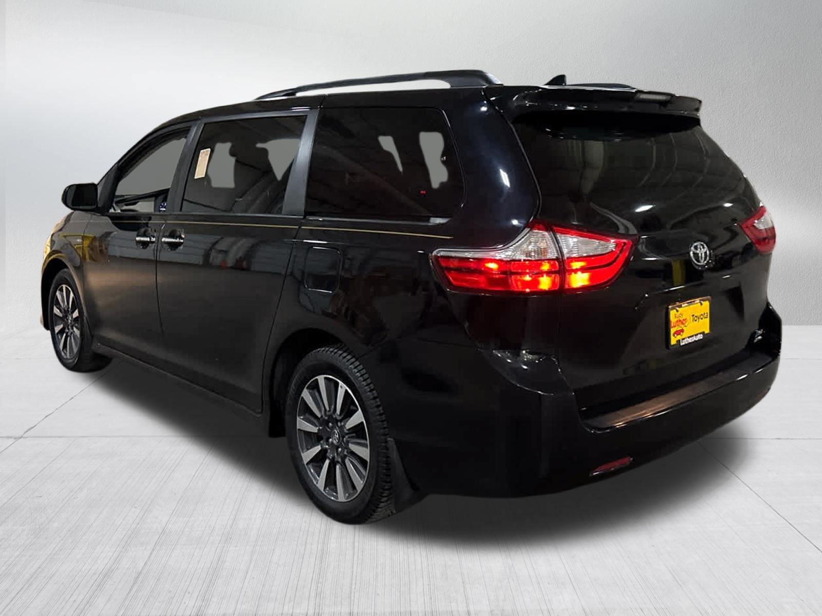 Certified 2019 Toyota Sienna XLE Premium w/ Carpet Mat Package AWD/4WD image 4