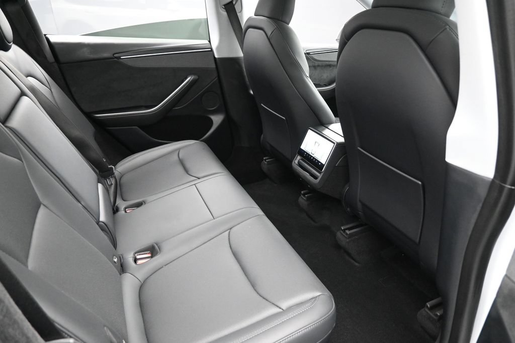 Used 2026 Tesla Model Y AWD image 28