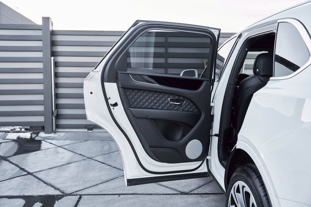 Used 2022 Bentley Bentayga image 25