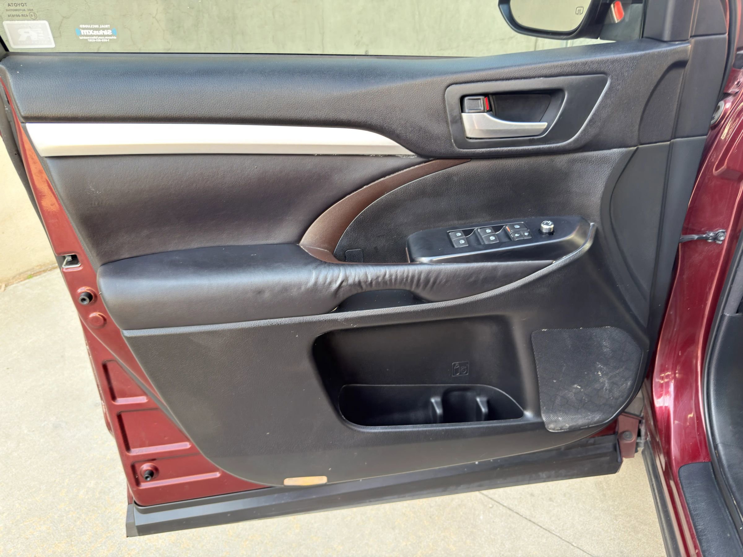 Used 2016 Toyota Highlander XLE image 27