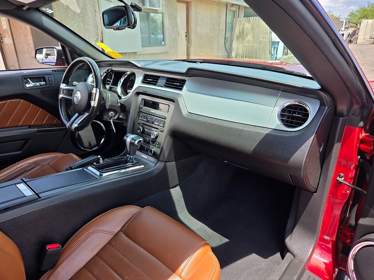 Used 2010 Ford Mustang Premium RWD image 28