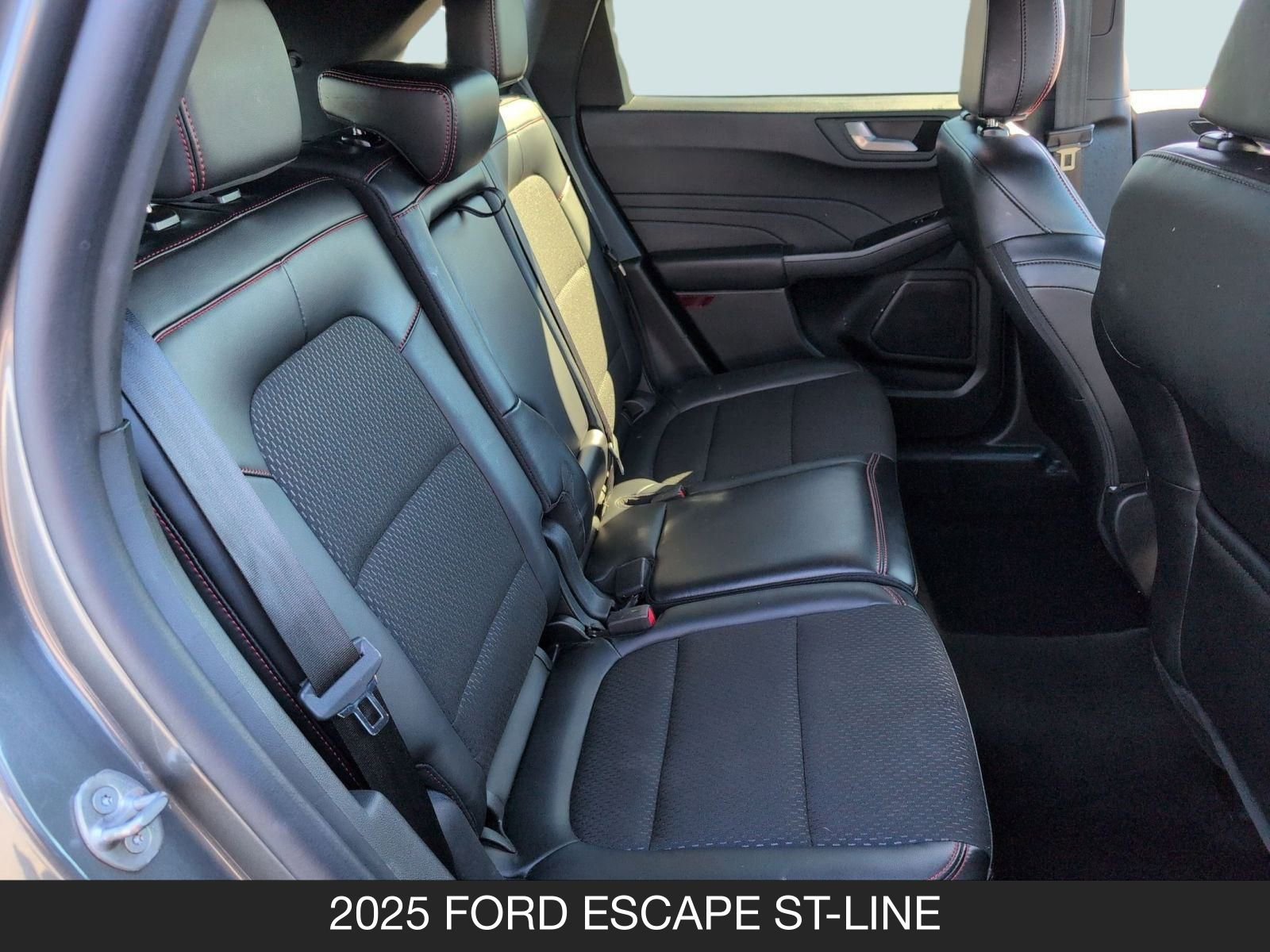 Used 2025 Ford Escape ST-Line image 17