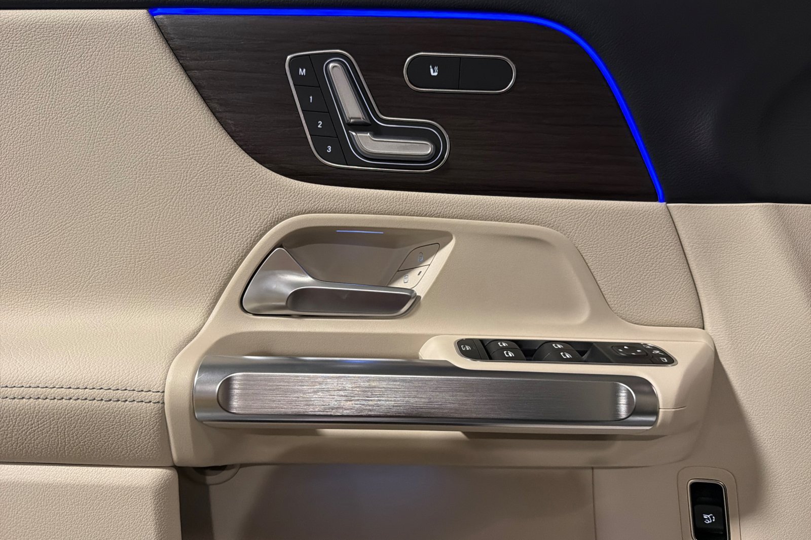 New 2026 Mercedes-Benz GLB 250 image 10