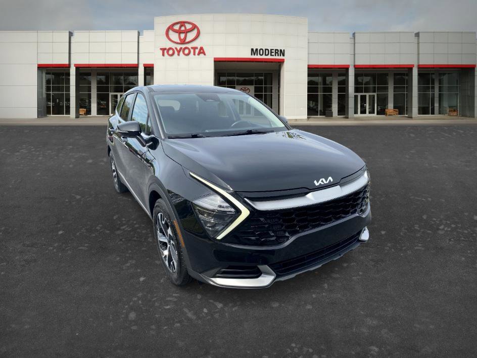 Used 2025 Kia Sportage EX image 3