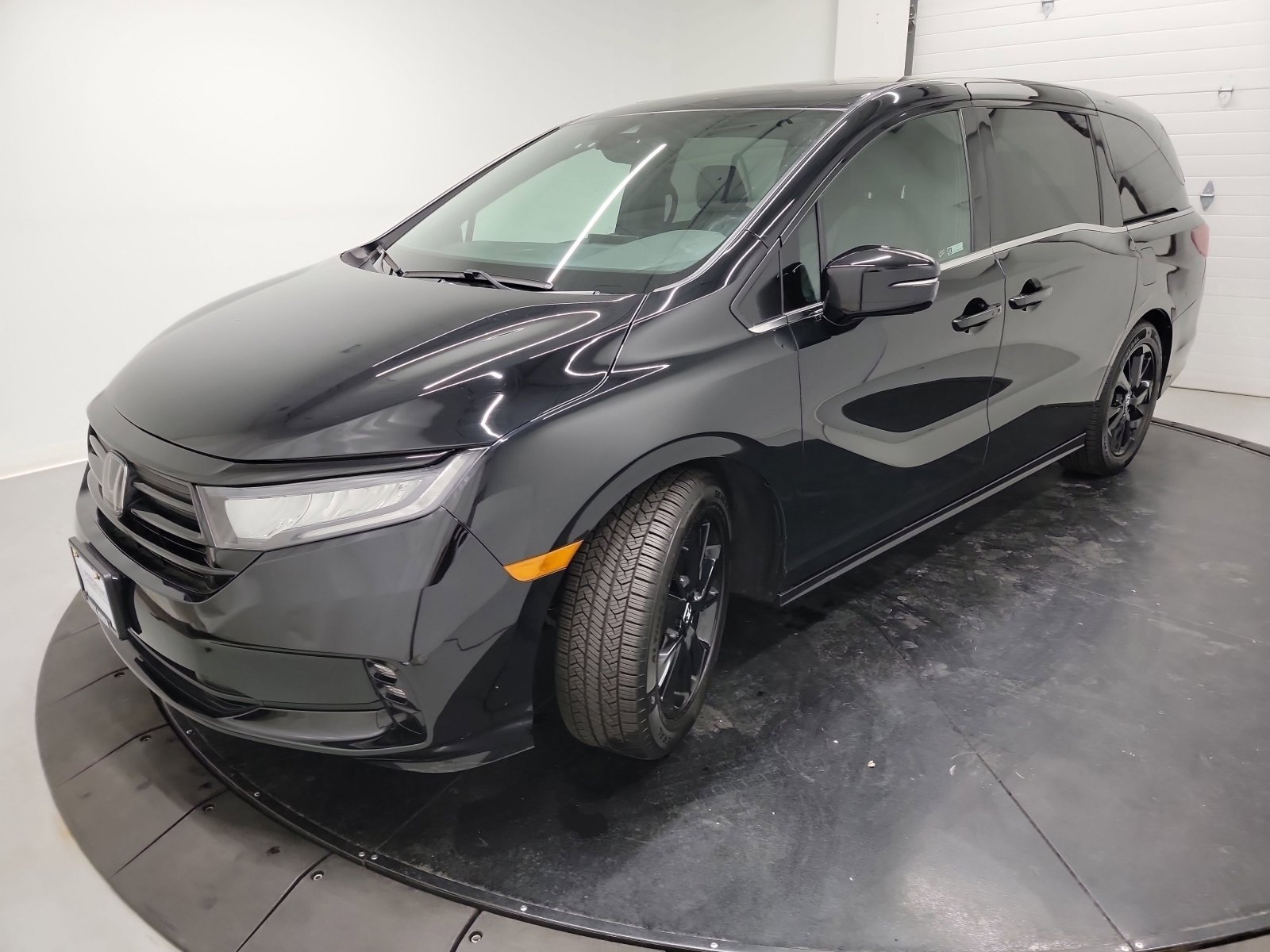Used 2023 Honda Odyssey Sport image 3