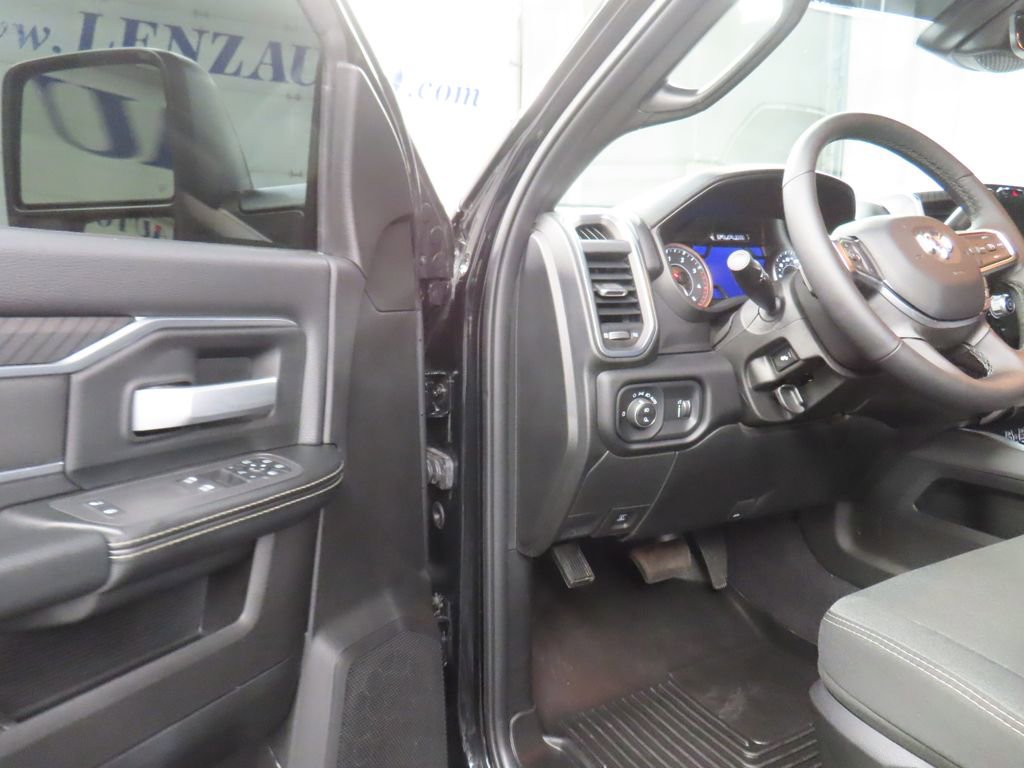 Used 2025 RAM 2500 Big Horn AWD/4WD image 58