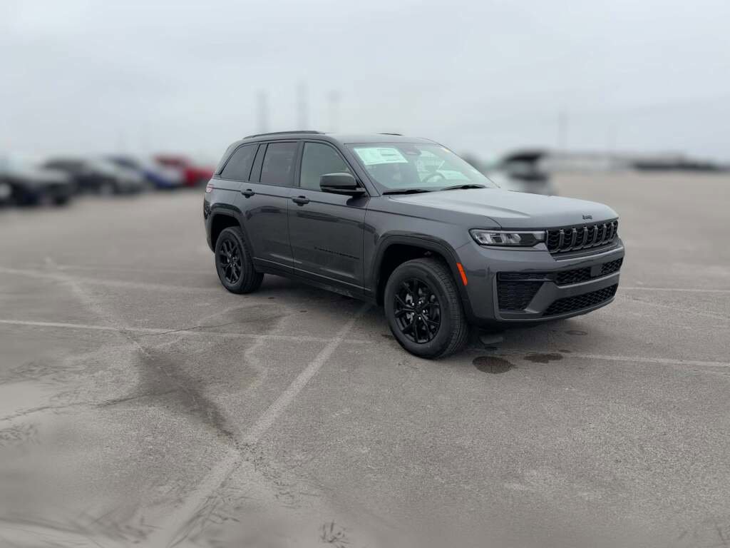 New 2026 Jeep Grand Cherokee Altitude image 16