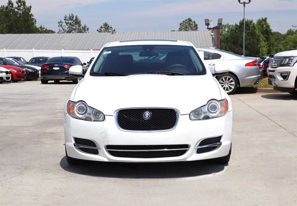 Used 2011 Jaguar XF RWD image 2