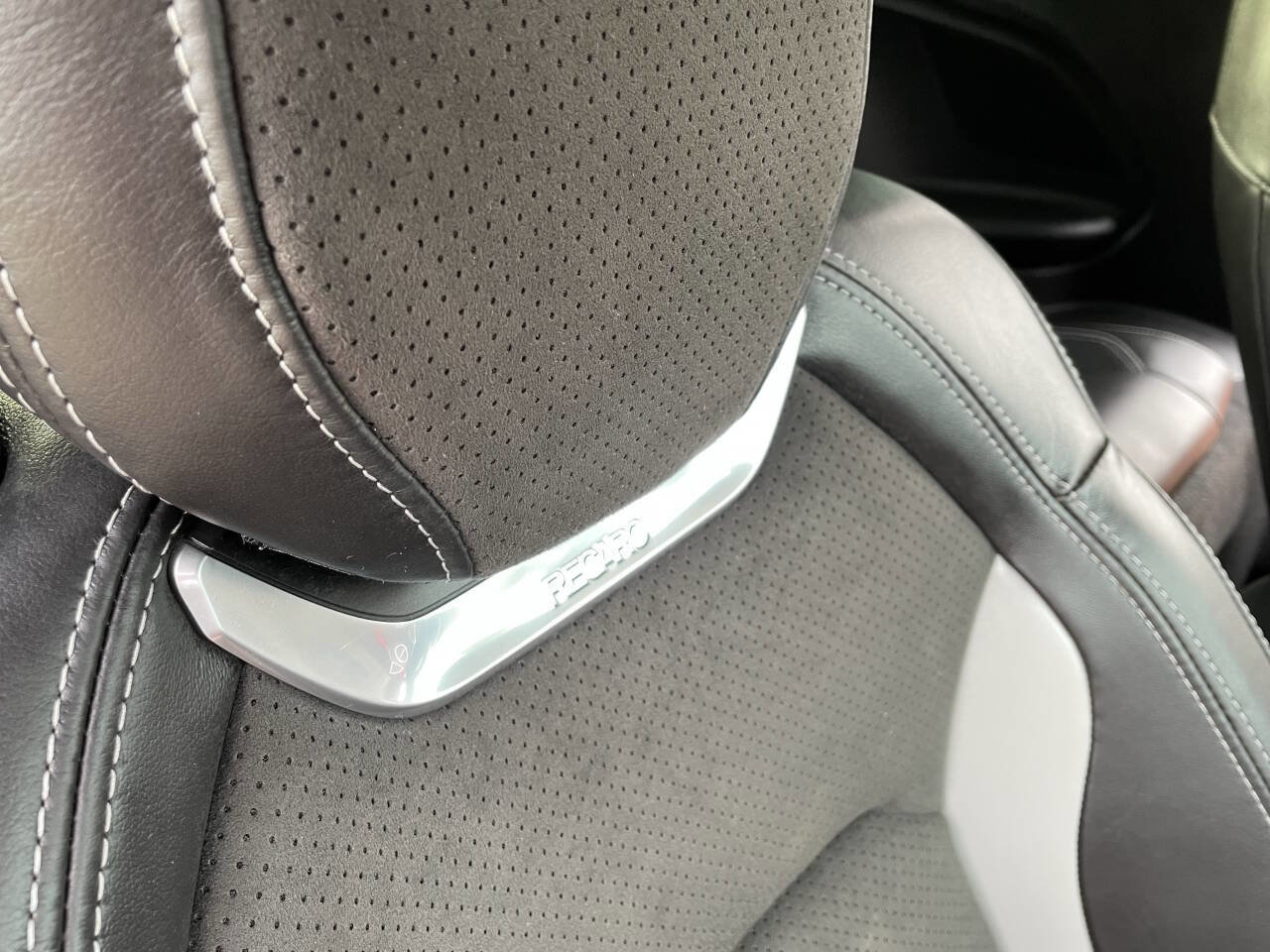 Used 2018 Chevrolet Camaro SS image 41