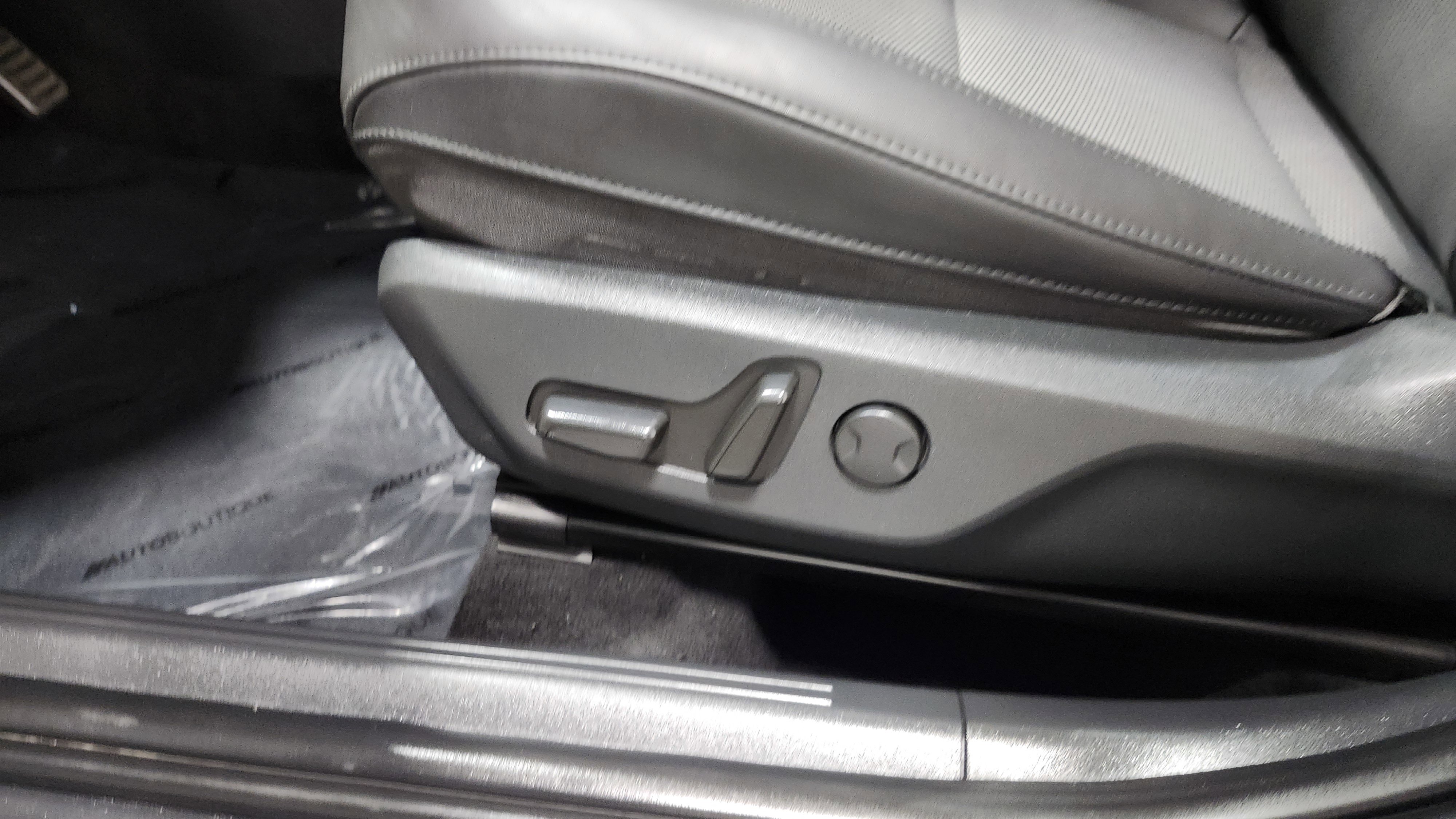 Used 2023 Kia Niro EX Touring image 24