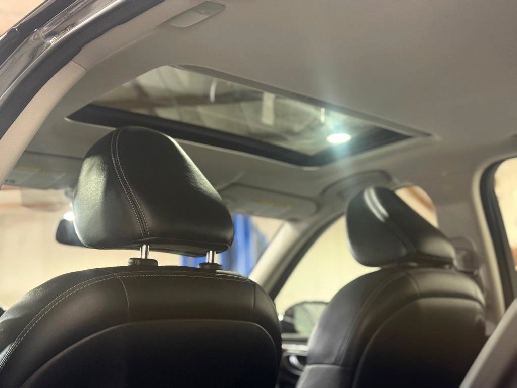 Used 2014 INFINITI Q50 Hybrid w/ Deluxe Technology Package RWD image 22