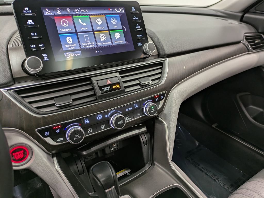 Used 2018 Honda Accord Touring image 11