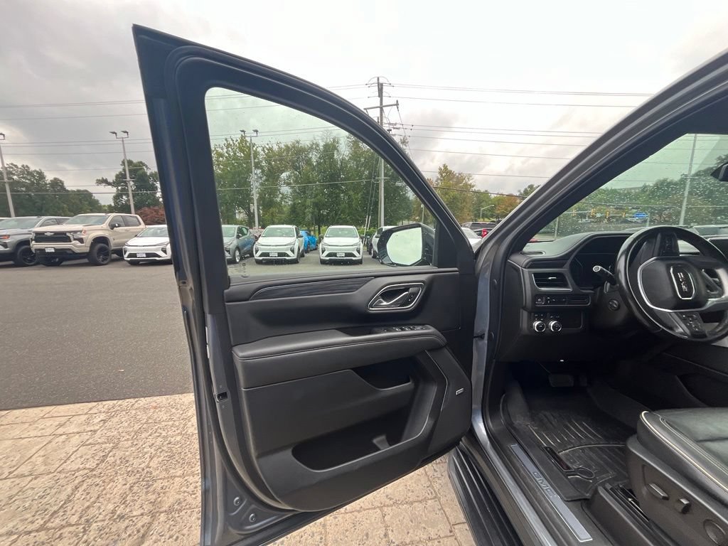 Used 2021 GMC Yukon SLT w/ SLT Luxury Package AWD/4WD image 13