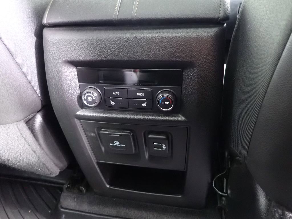 Used 2023 Chevrolet Traverse High Country image 38