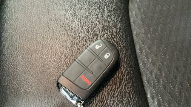 Used 2024 Jeep Compass Latitude AWD/4WD image 24