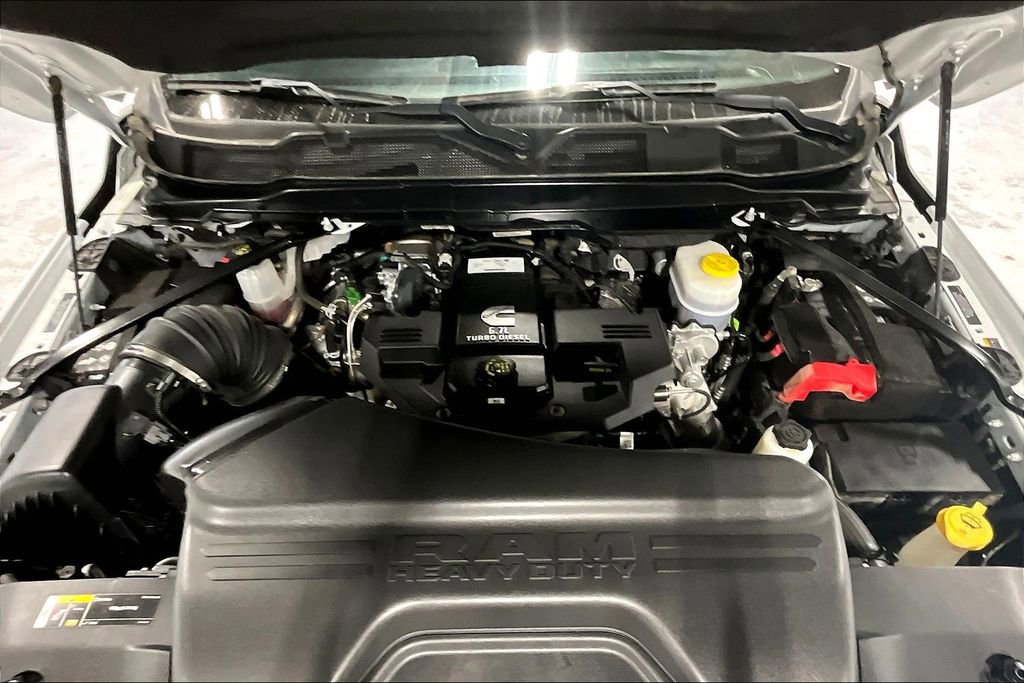 Used 2024 RAM 2500 Tradesman w/ Chrome Appearance Group image 12