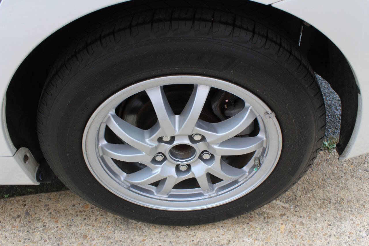 Used 2013 Toyota Prius V Two FWD image 6