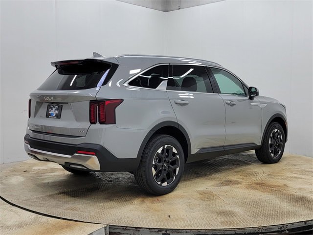 New 2026 Kia Sorento S image 5