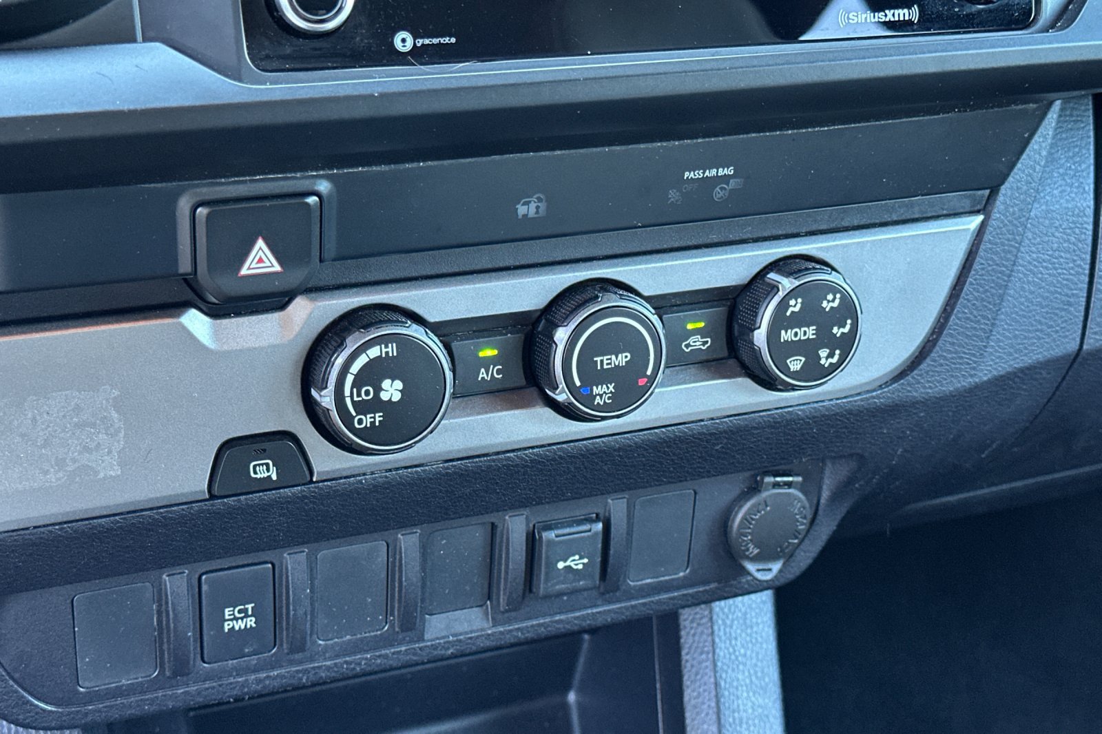 Used 2020 Toyota Tacoma SR RWD image 18