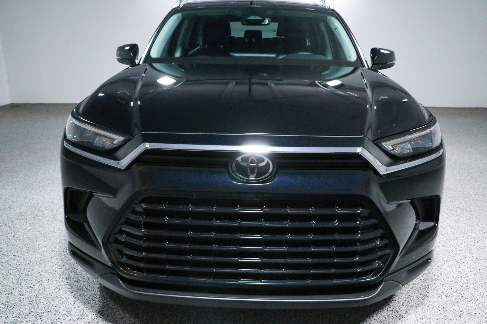 Used 2024 Toyota Grand Highlander FWD image 4