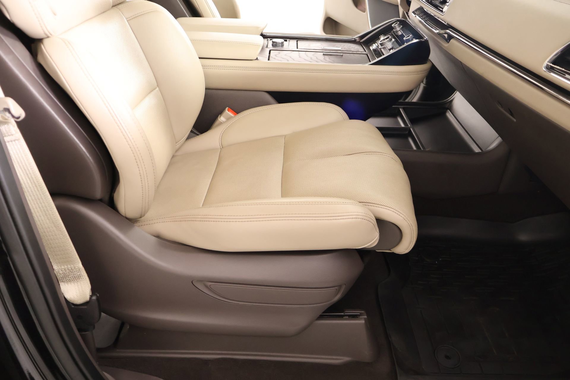 Used 2022 Lincoln Navigator Reserve image 14