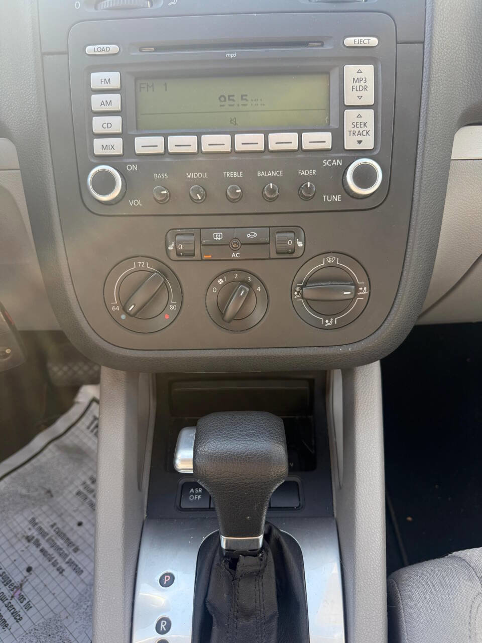 Used 2007 Volkswagen Rabbit 4-Door FWD image 12