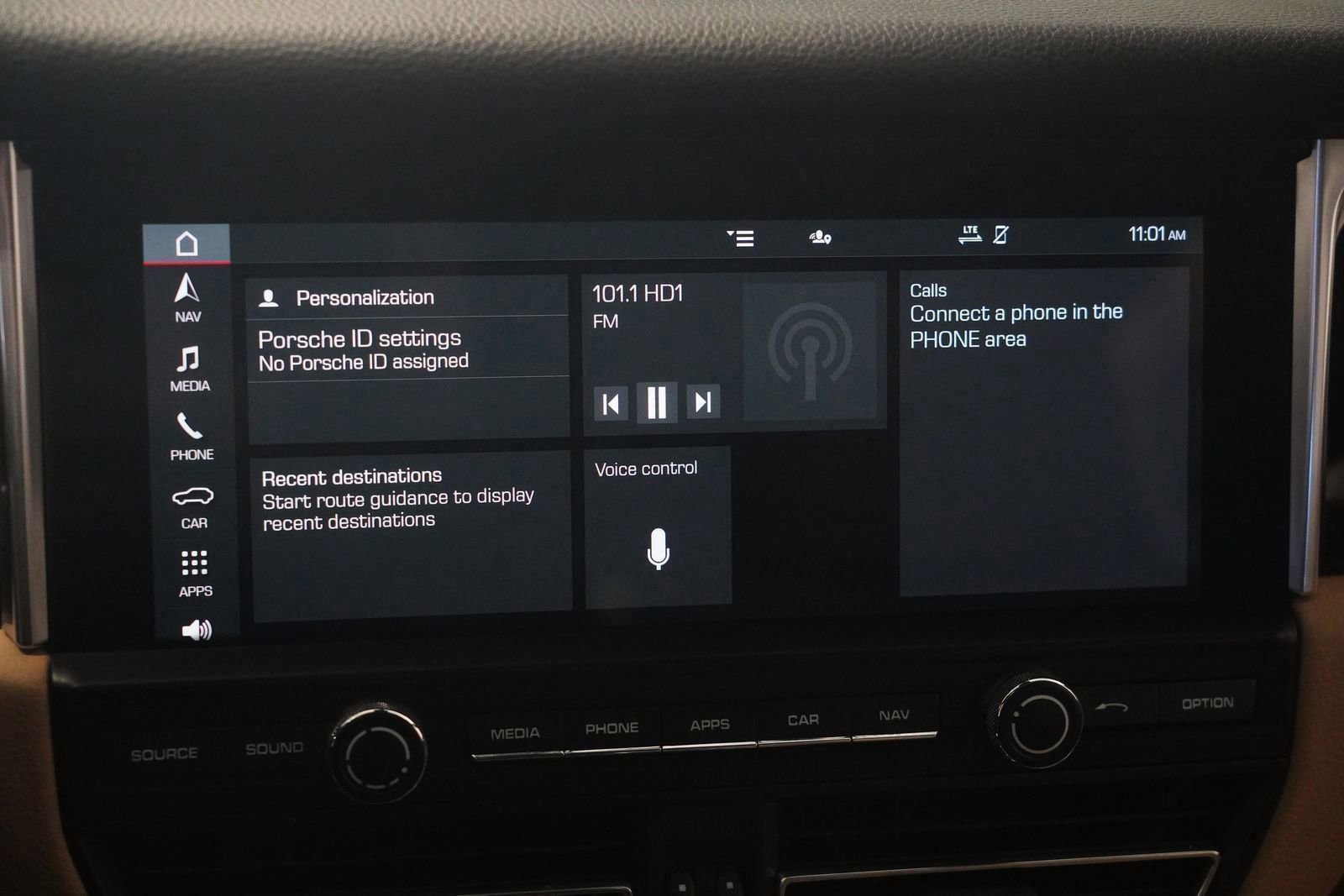 Used 2021 Porsche Macan image 22