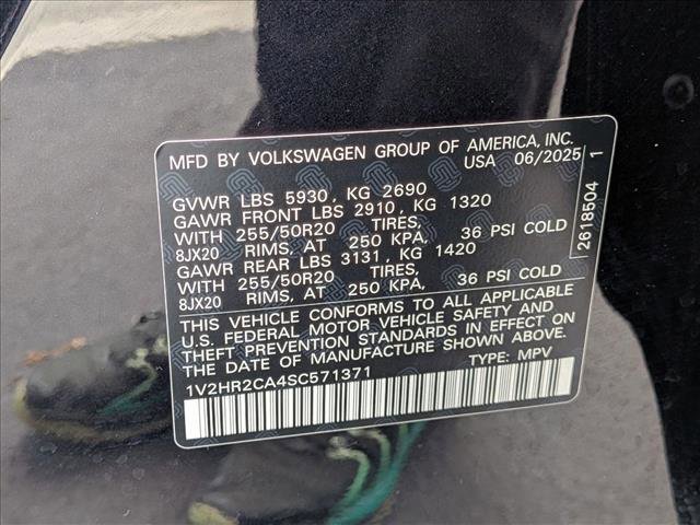 Used 2025 Volkswagen Atlas SE image 24