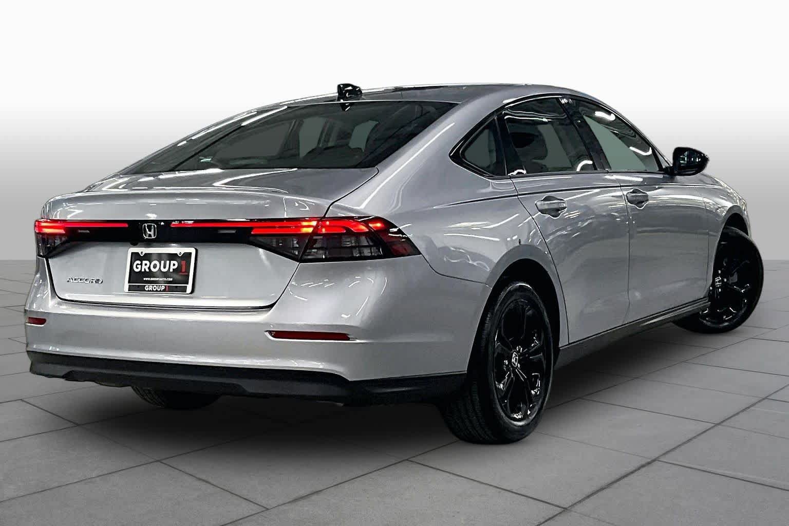Used 2025 Honda Accord SE image 12