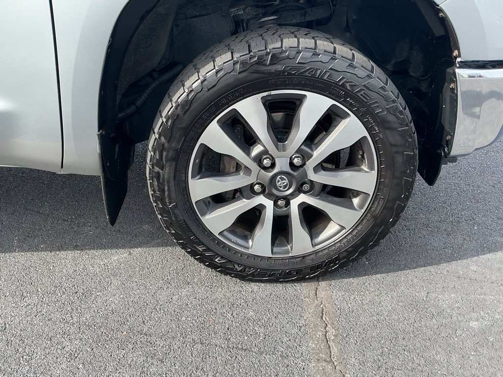 Used 2020 Toyota Tundra Limited w/ Limited Premium Package AWD/4WD image 5