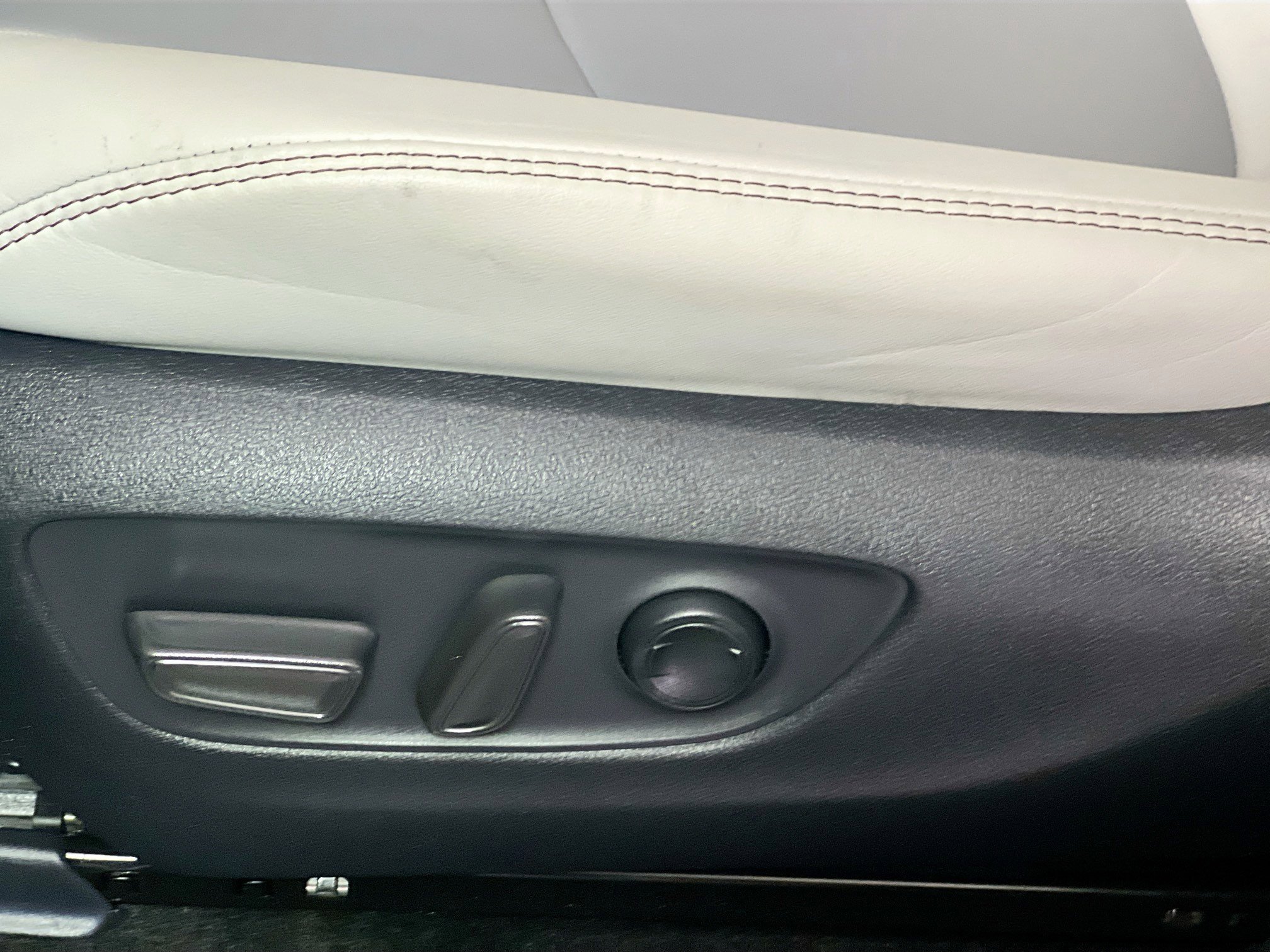 Used 2024 Toyota RAV4 XLE Premium image 15