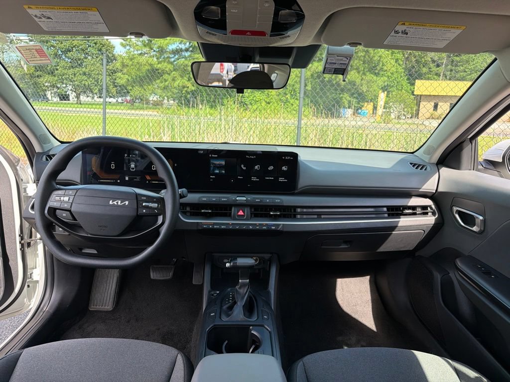 Used 2025 Kia K4 FWD image 8