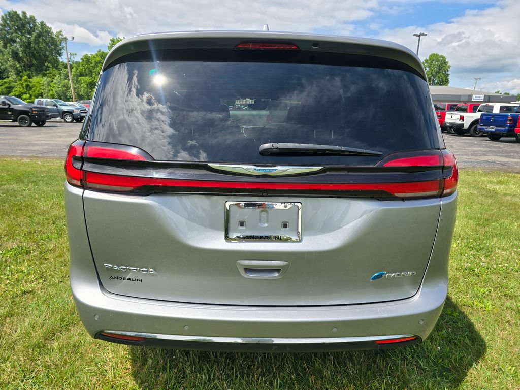 Used 2021 Chrysler Pacifica Limited w/ Premium & Safety Sphere Group FWD image 6