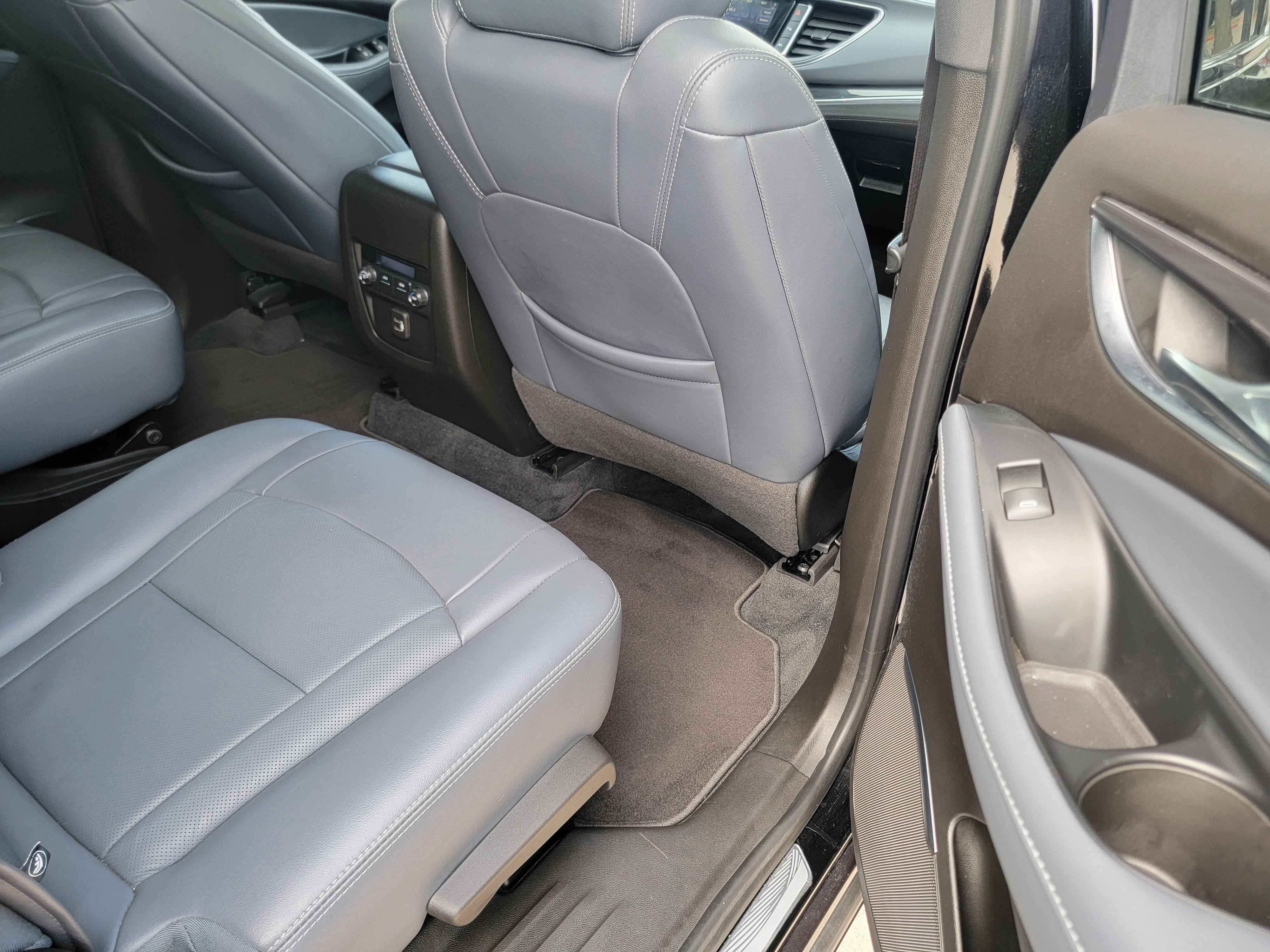 Used 2023 Buick Enclave Essence image 11