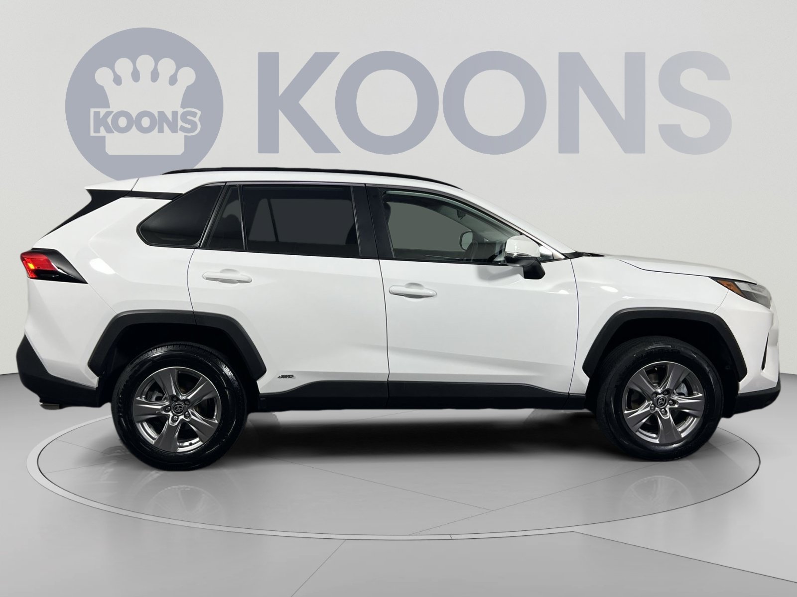 Used 2025 Toyota RAV4 XLE AWD/4WD image 8