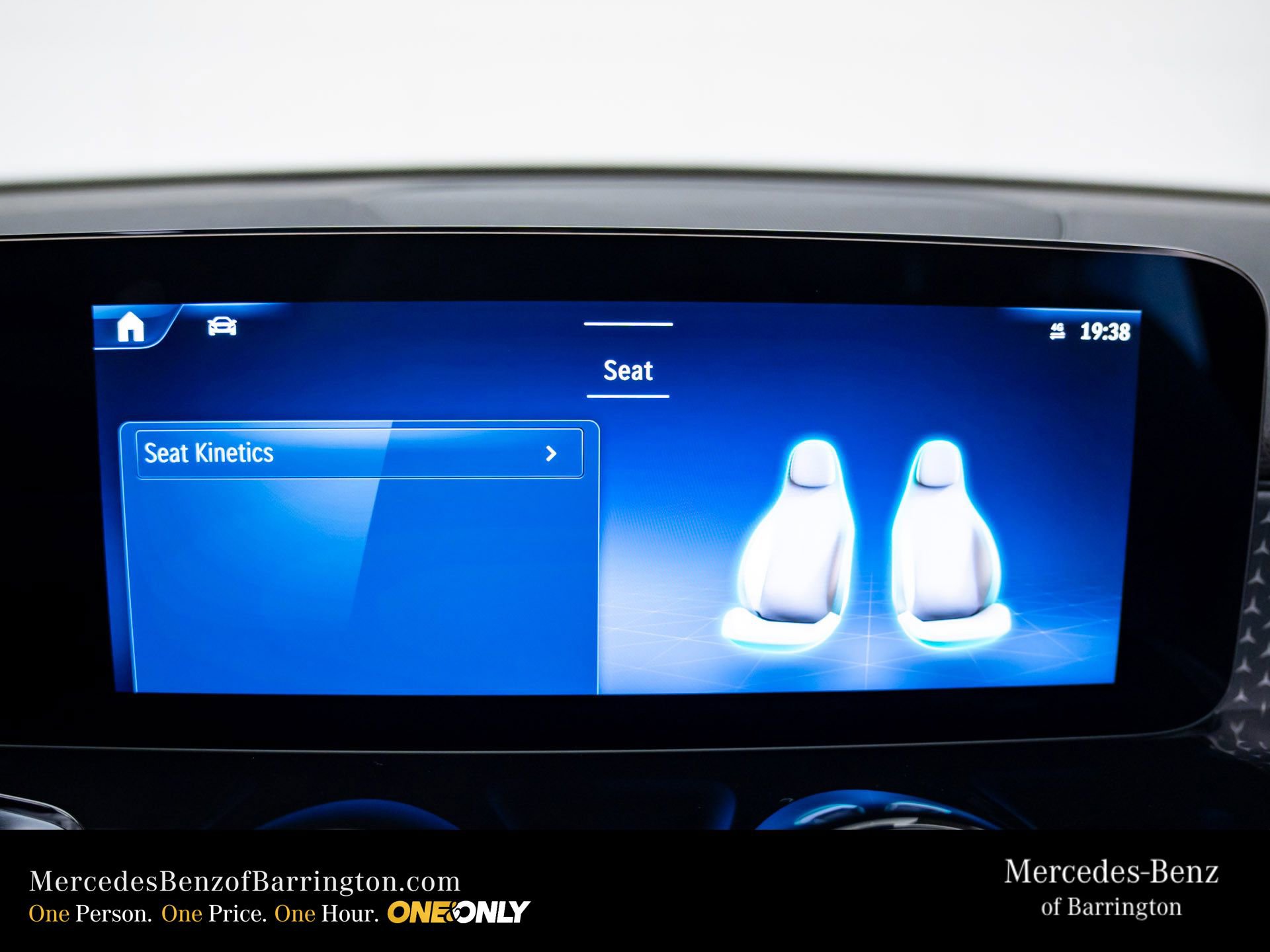 New 2026 Mercedes-Benz GLB 250 4MATIC image 32