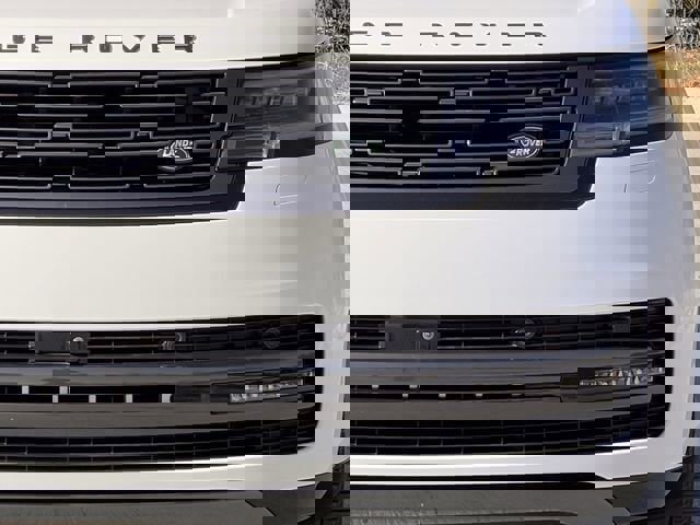 Used 2025 Land Rover Range Rover Long Wheelbase Autobiography image 10