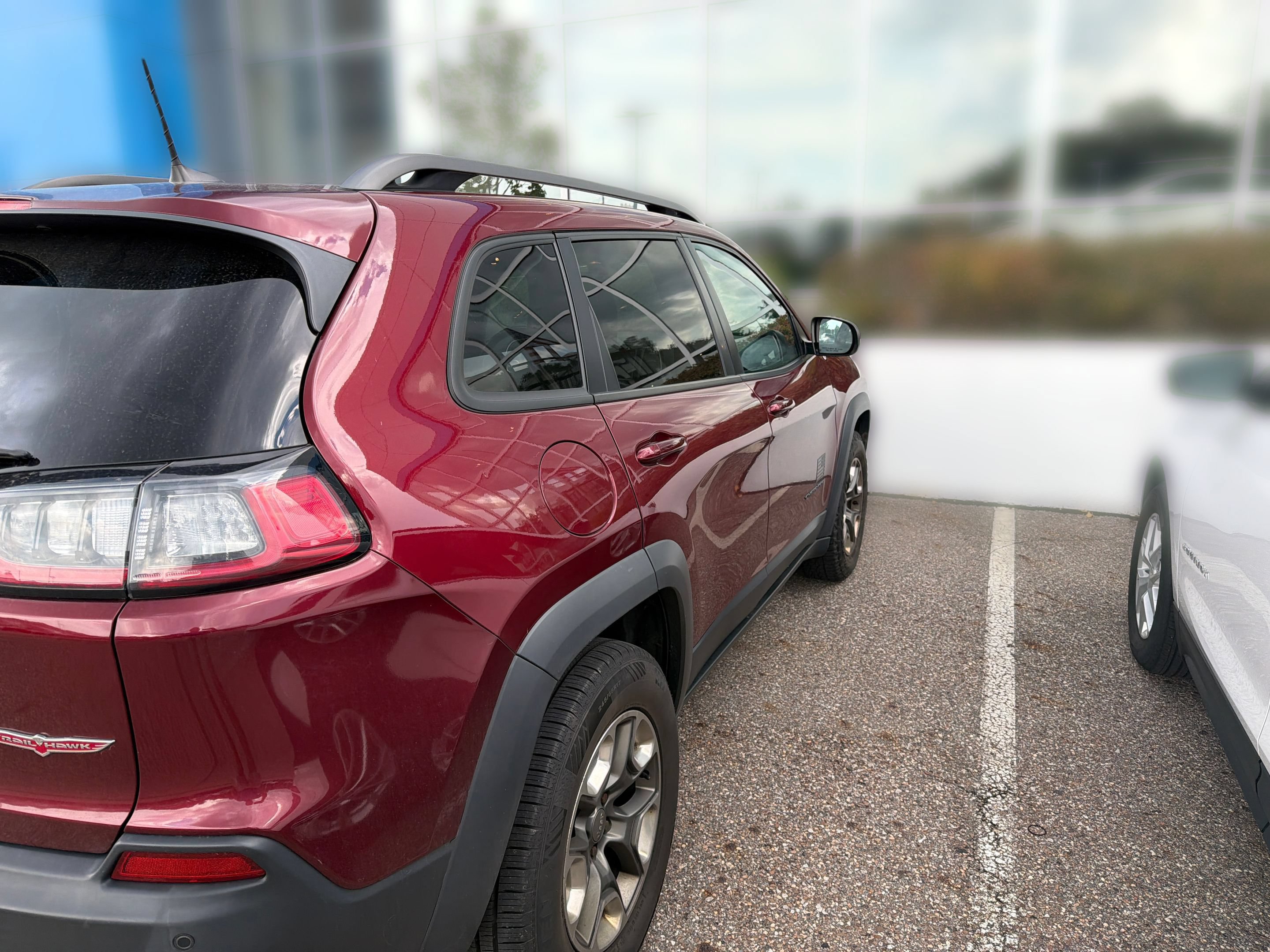 Used 2019 Jeep Cherokee Trailhawk AWD/4WD video 3