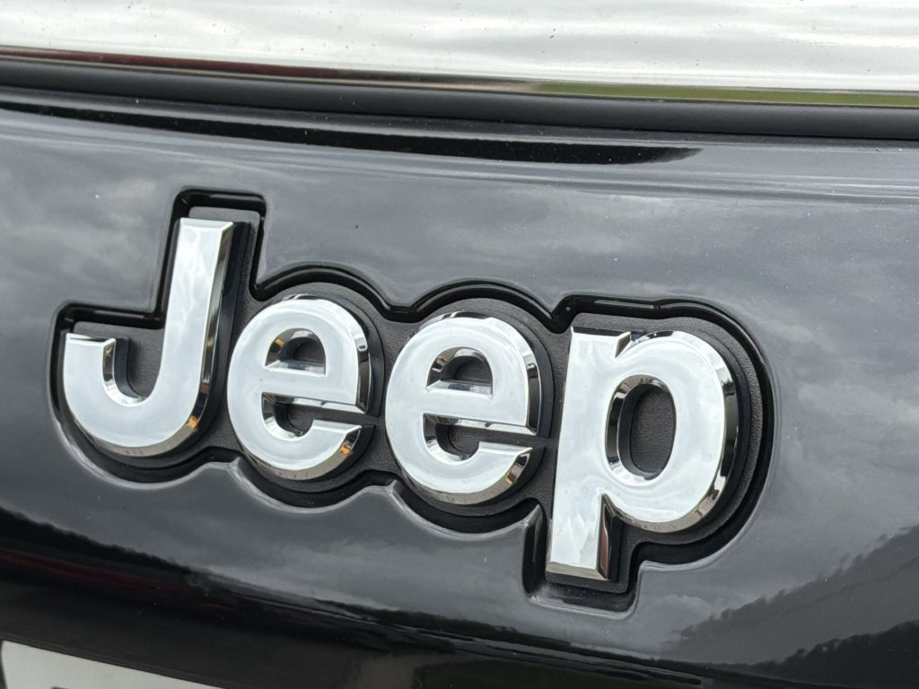 Used 2024 Jeep Compass Latitude AWD/4WD image 10