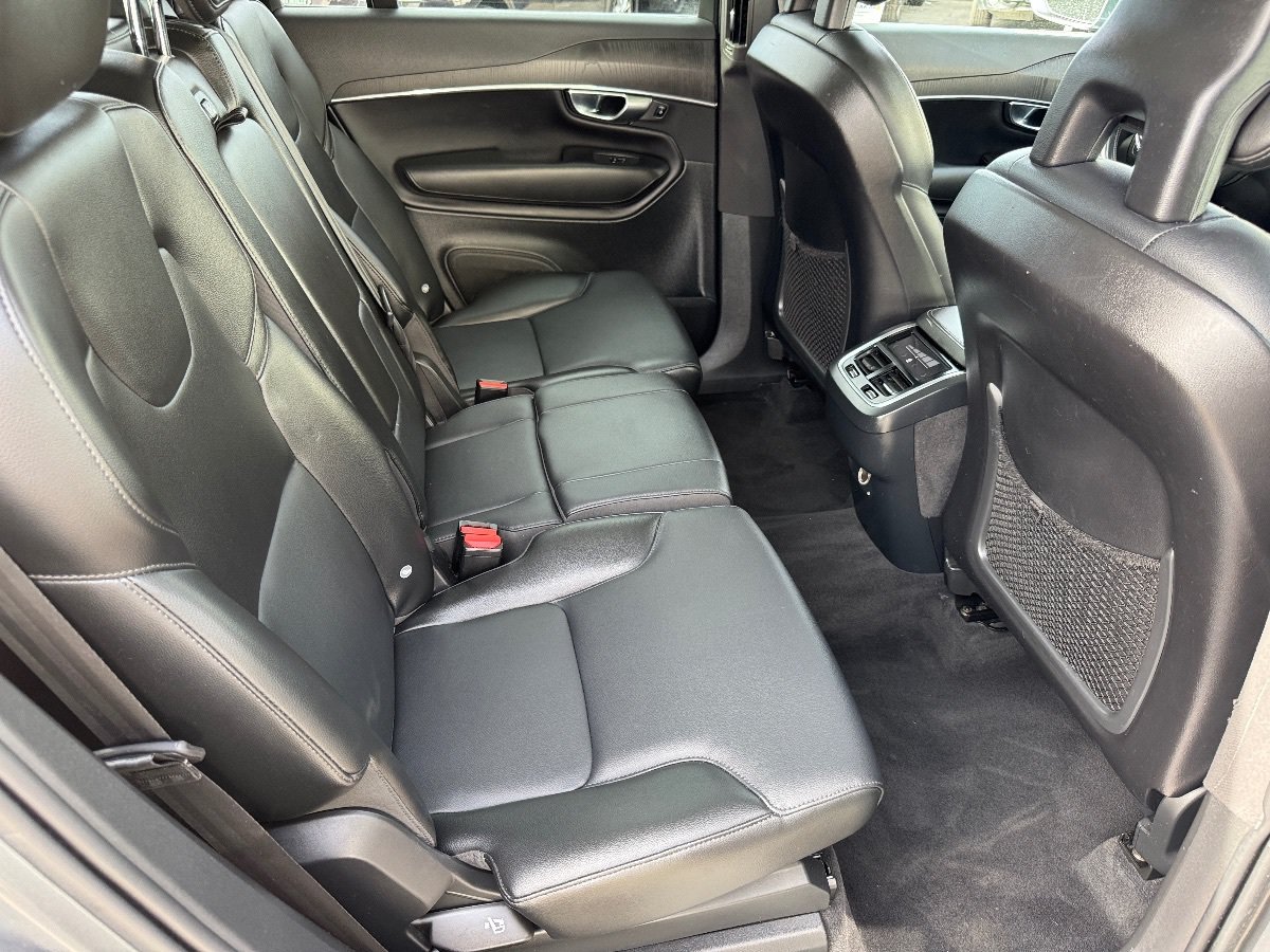 Used 2020 Volvo XC90 T5 Momentum w/ Protection Package Premier FWD image 20