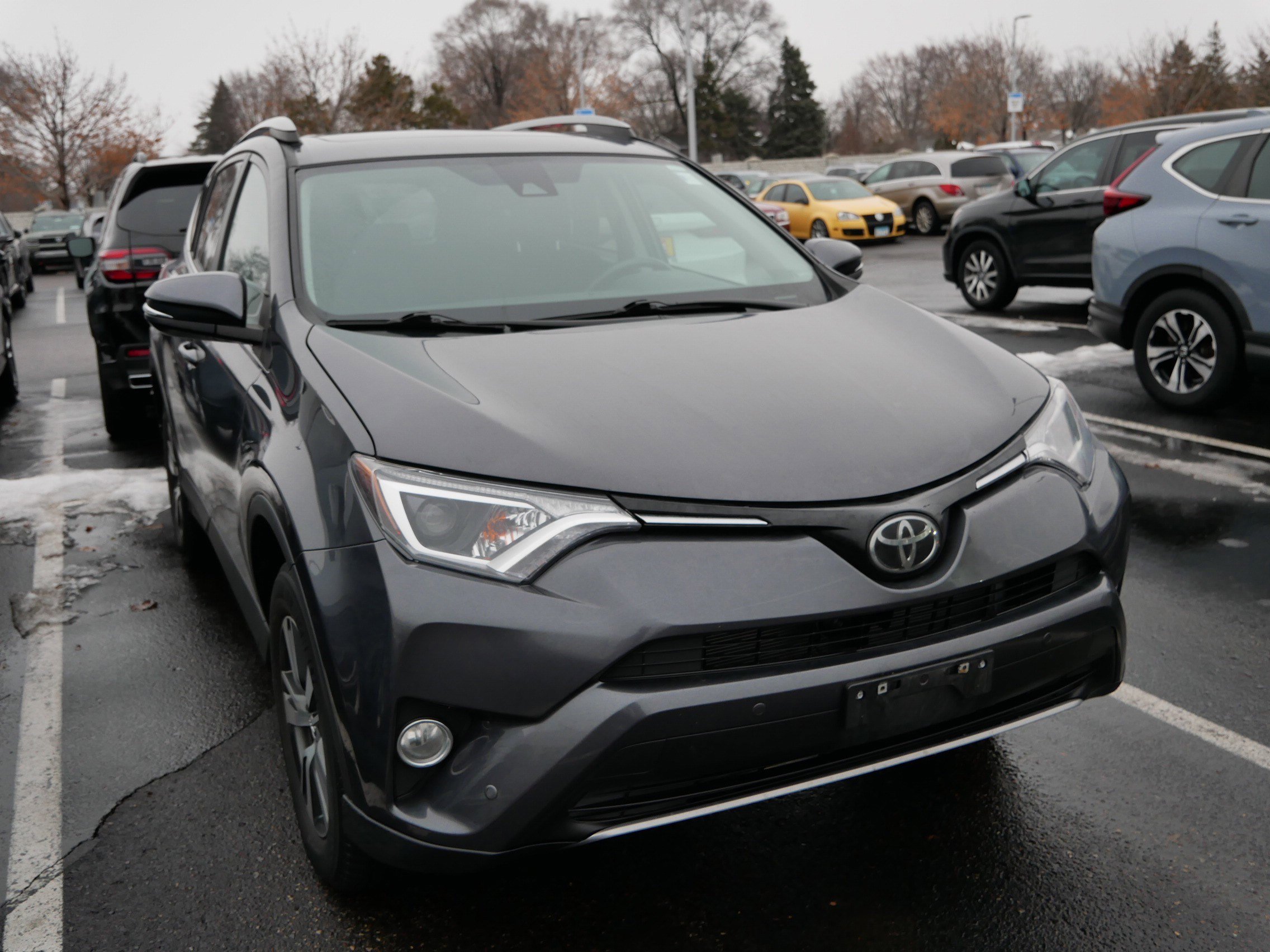 Used 2018 Toyota RAV4 XLE image 3