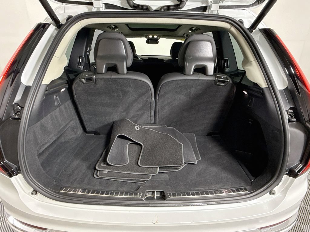 Used 2025 Volvo XC90 B6 Plus AWD/4WD image 27