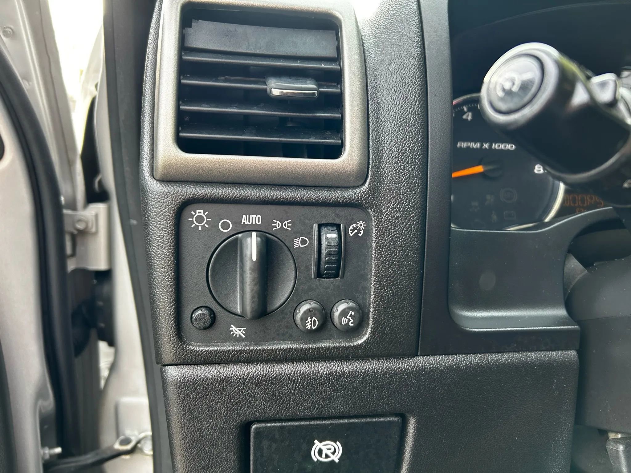 Used 2012 GMC Canyon SLE image 13