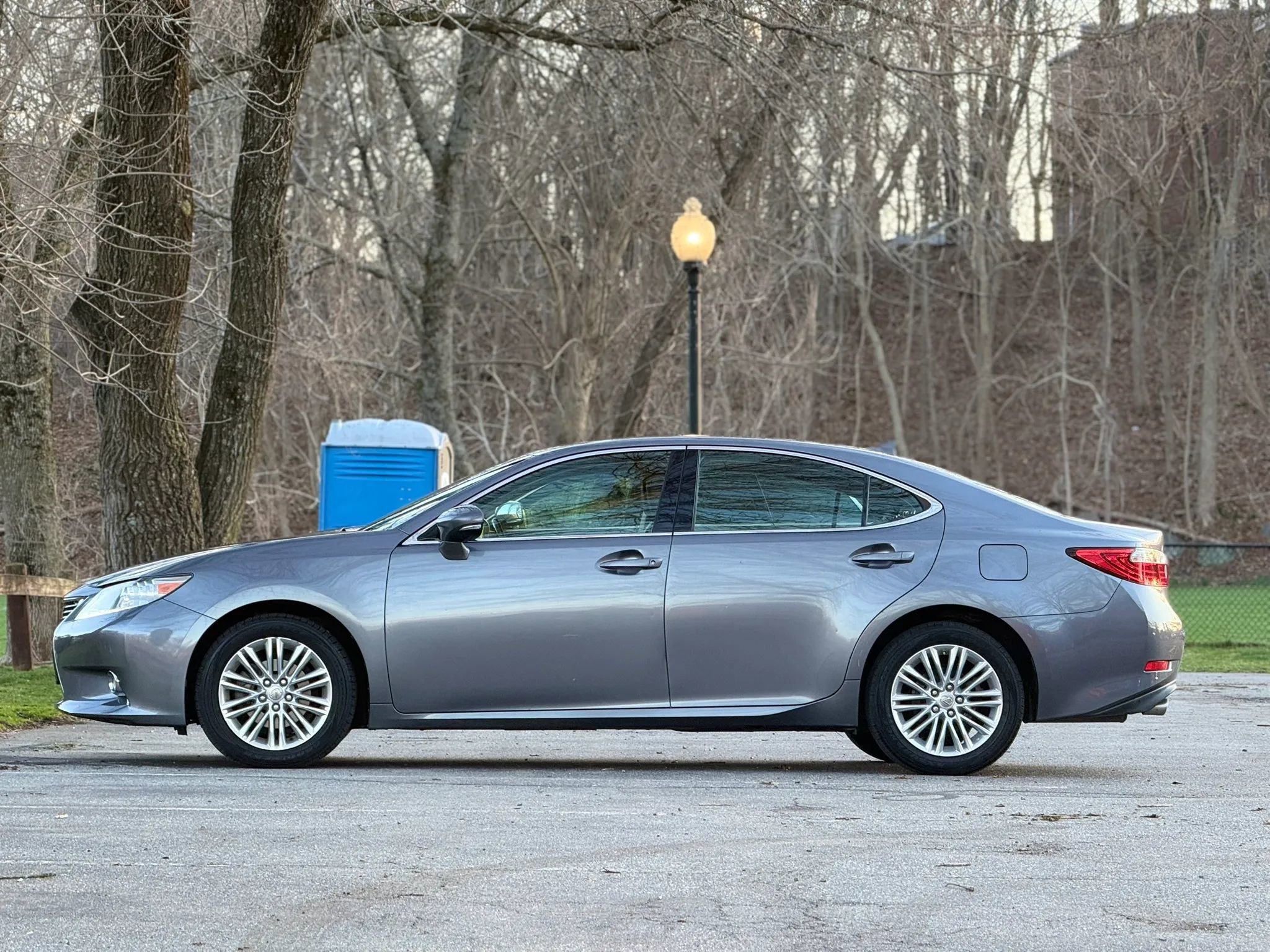 Used 2013 Lexus ES 350 w/ Luxury Pkg FWD image 5