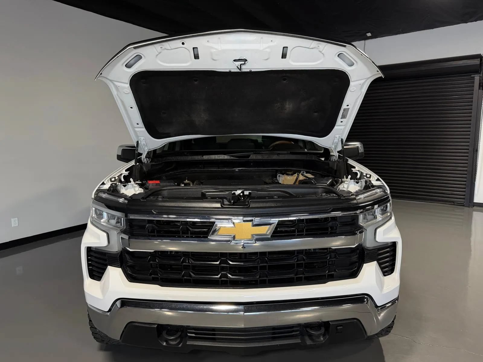 Used 2022 Chevrolet Silverado 1500 LT AWD/4WD image 7
