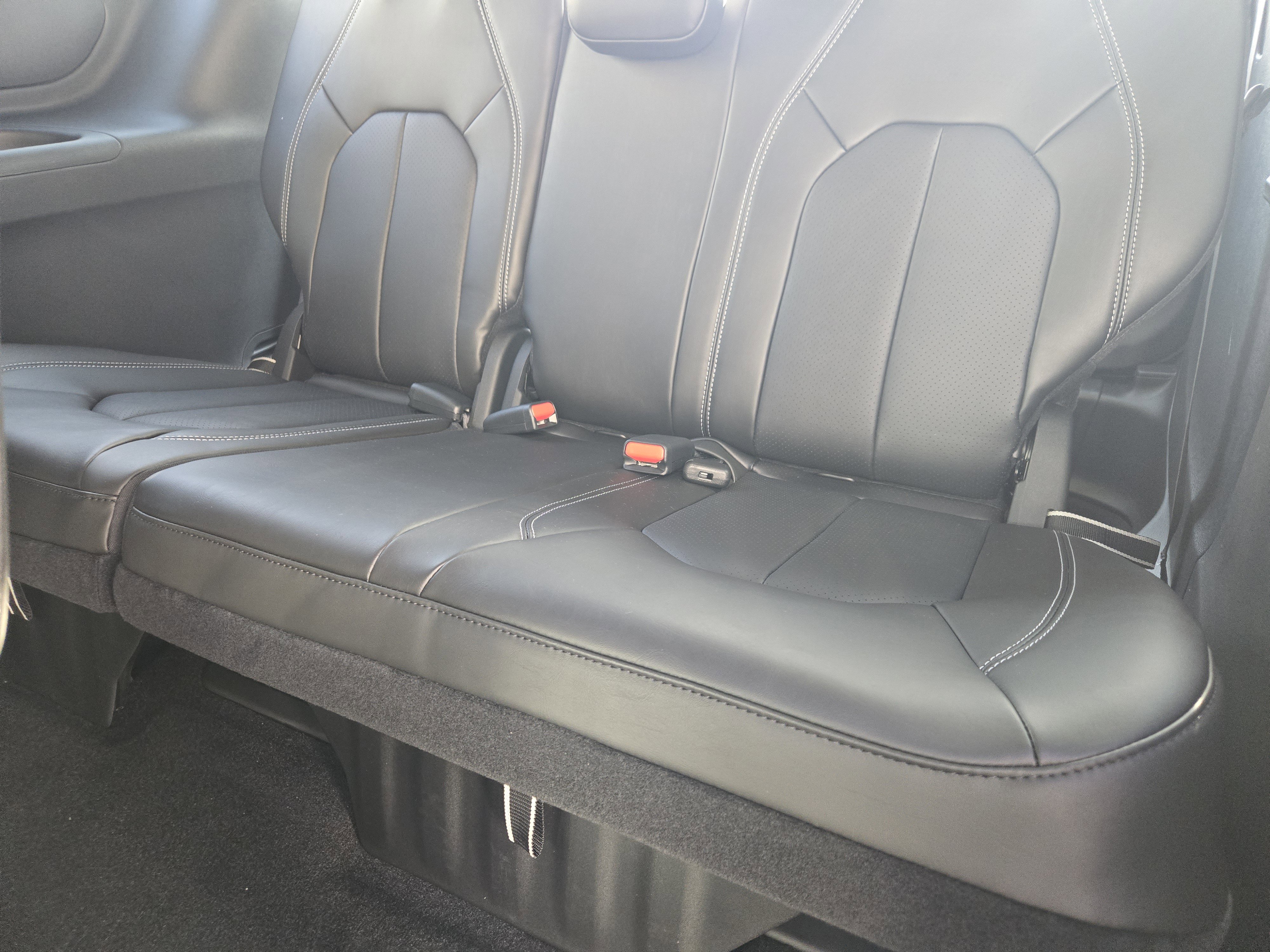 New 2026 Chrysler Pacifica Select w/ S Appearance Package image 21